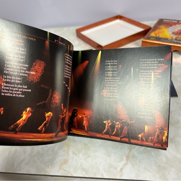 Notre Dame De Paris - Version Intégrale (2 CD et Livre) 1998 - Picture 10 of 12